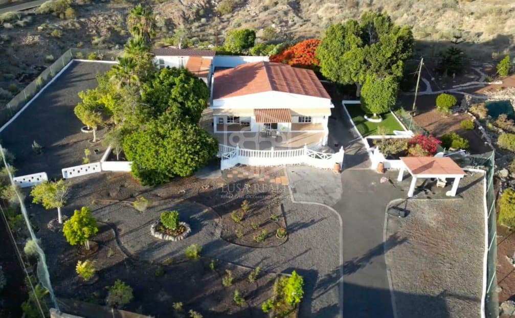 Villa i Guia de Isora, Tenerife, Spanien 5 sovrum, 214 kvm. Nr. 139592