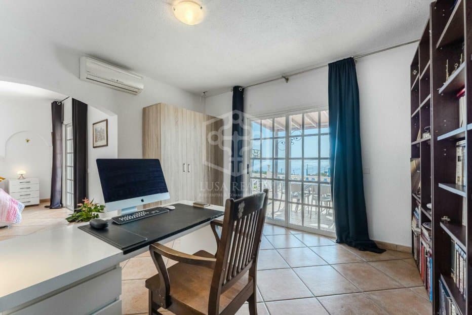 Villa i Guia de Isora, Tenerife, Spanien 5 sovrum, 214 kvm. Nr. 139592