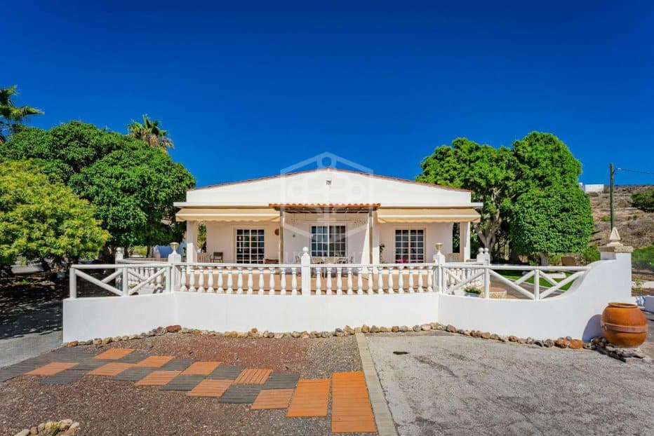 Villa i Guia de Isora, Tenerife, Spanien 5 sovrum, 214 kvm. Nr. 139592