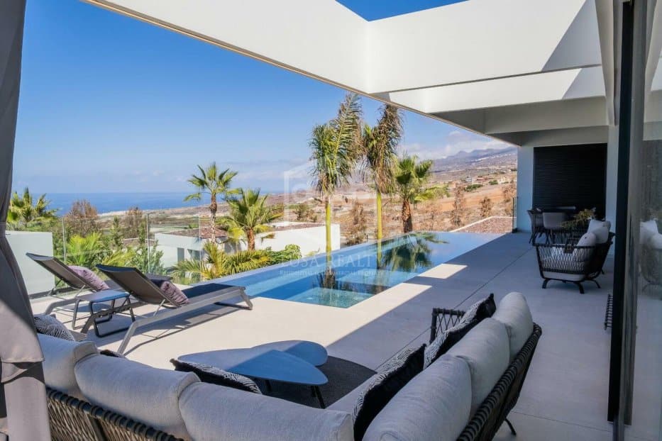 Villa in Guia de Isora, Tenerife, Spain 4 bedrooms, 430 sq.m. No. 139591