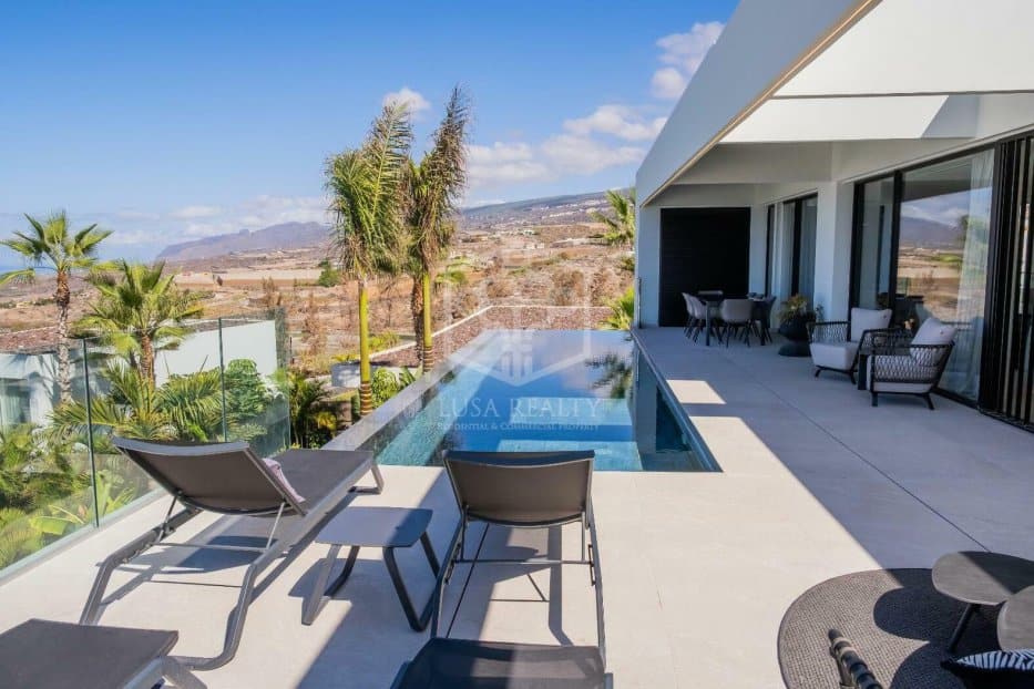 Villa in Guia de Isora, Tenerife, Spain 4 bedrooms, 430 sq.m. No. 139591