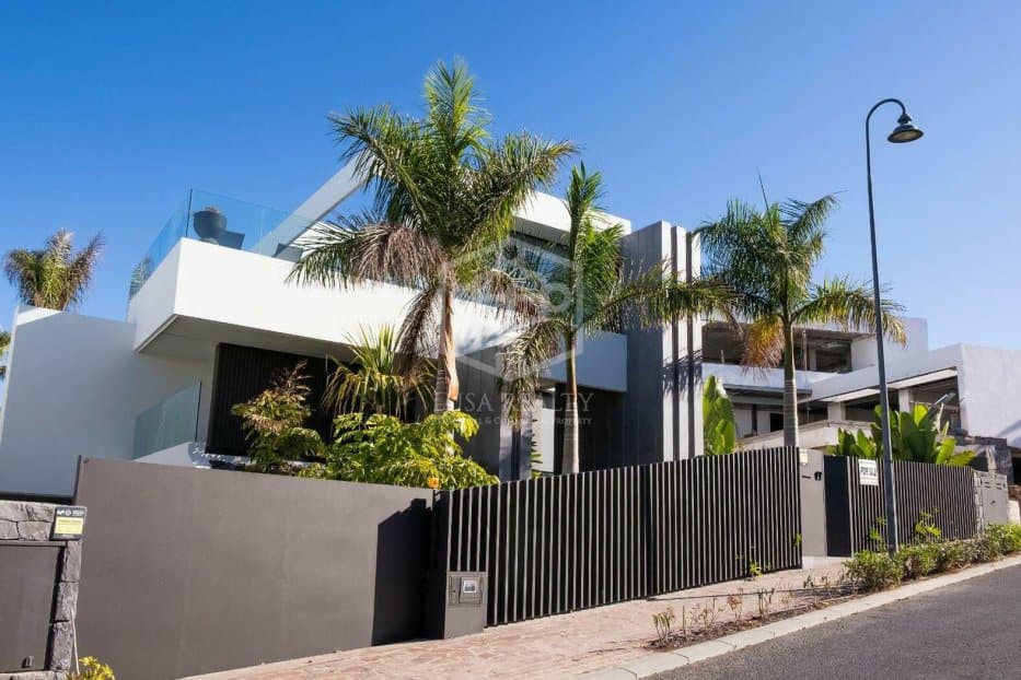 Villa in Guia de Isora, Tenerife, Spain 4 bedrooms, 430 sq.m. No. 139591