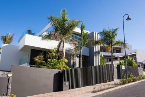 Villa i Guia de Isora, Tenerife, Spanien 4 sovrum, 430 kvm. Nr. 139591