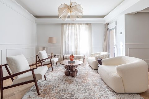 Apartament w Madrid, Hiszpania 4 sypialnie, 287 mkw. nr 156816