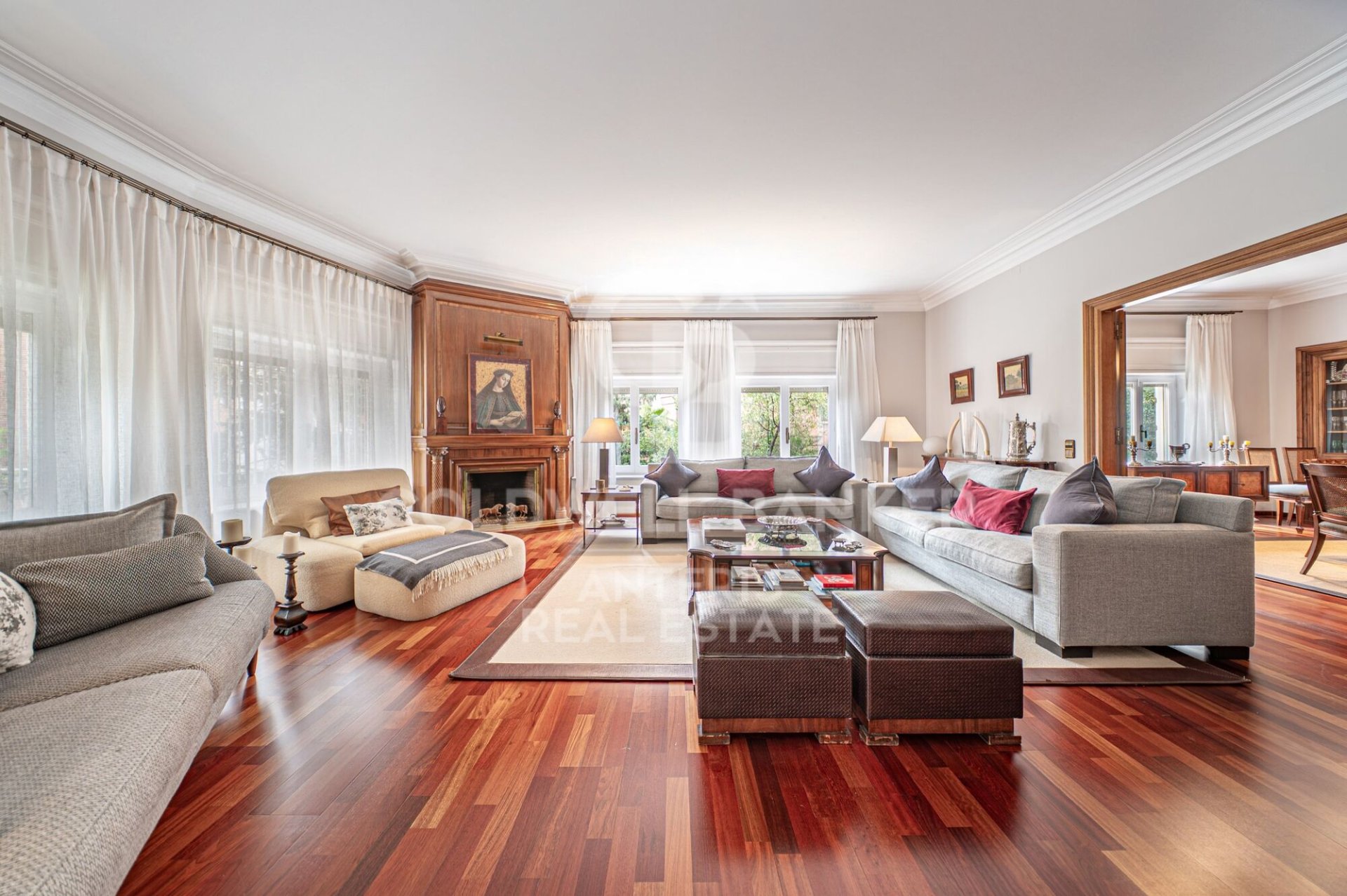 Huoneisto Barcelona, Espanja 7 makuuhuonetta, 450 m2 No. 156820
