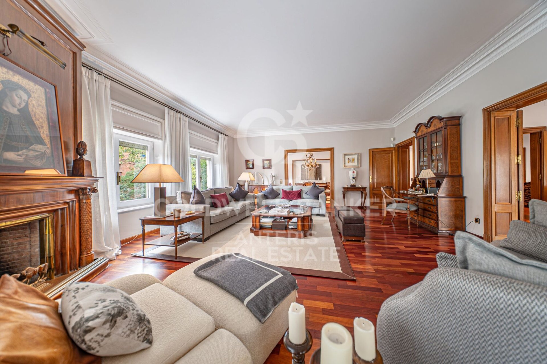 Huoneisto Barcelona, Espanja 7 makuuhuonetta, 450 m2 No. 156820