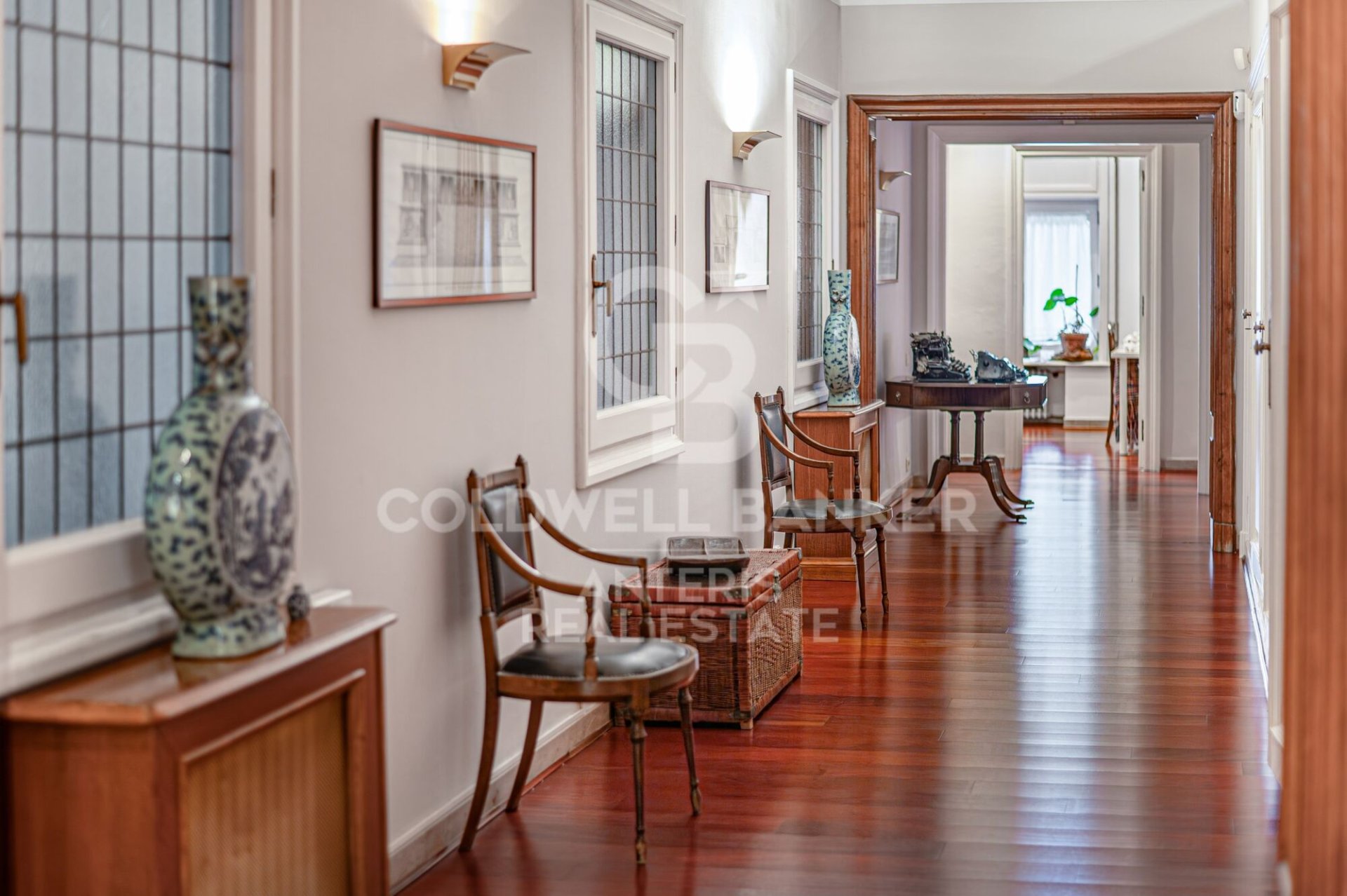 Huoneisto Barcelona, Espanja 7 makuuhuonetta, 450 m2 No. 156820