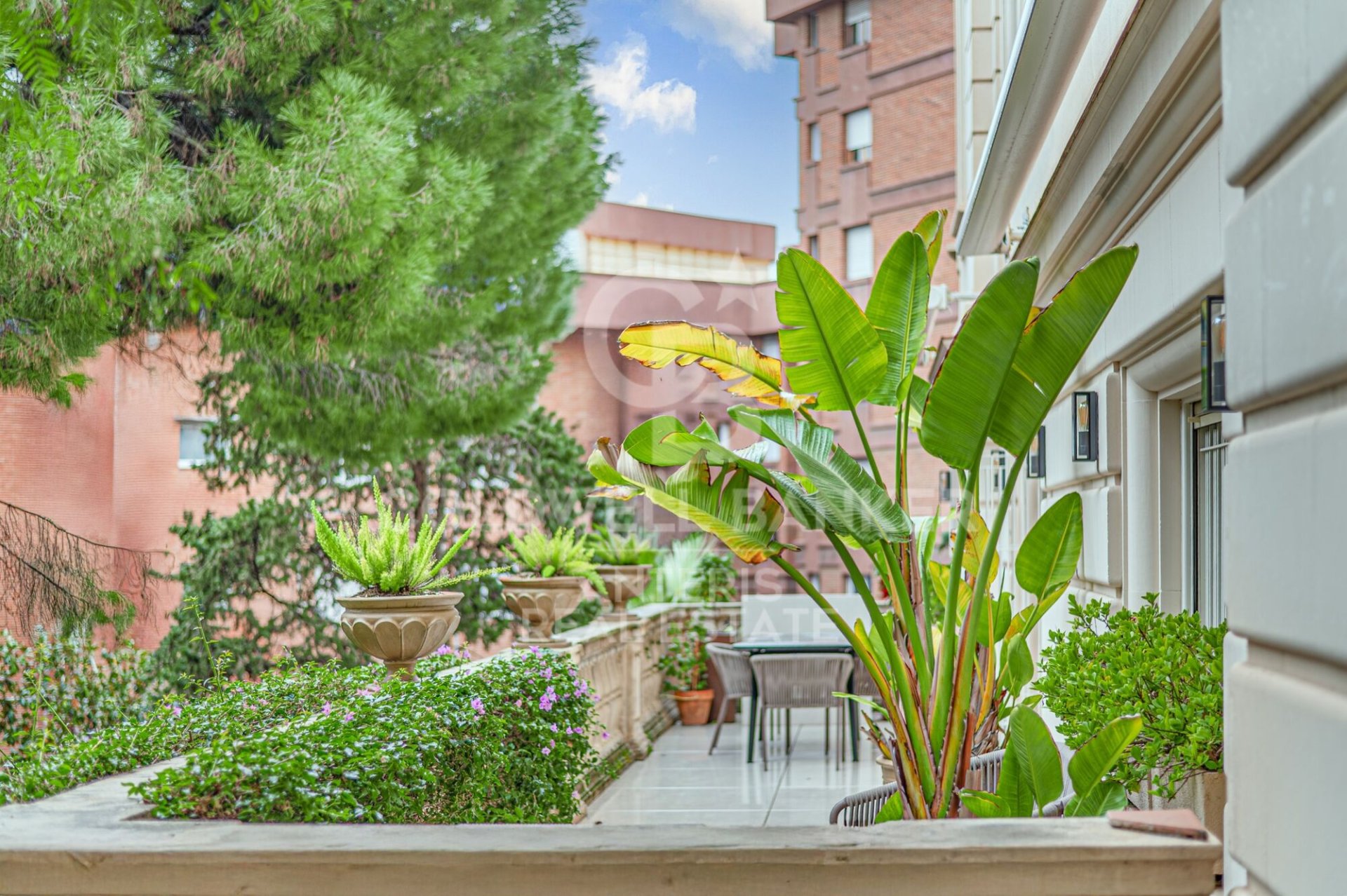 Huoneisto Barcelona, Espanja 7 makuuhuonetta, 450 m2 No. 156820