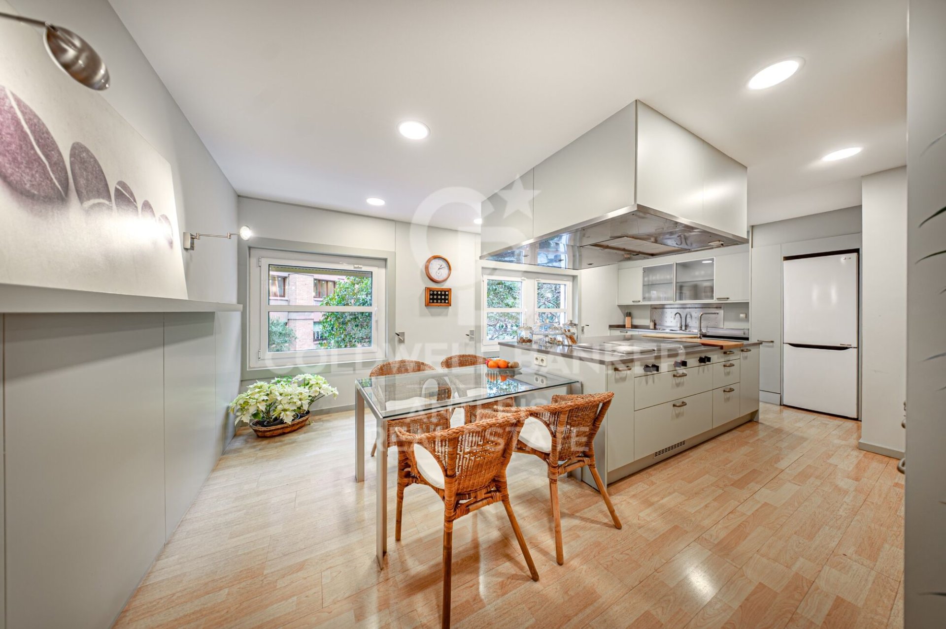 Huoneisto Barcelona, Espanja 7 makuuhuonetta, 450 m2 No. 156820