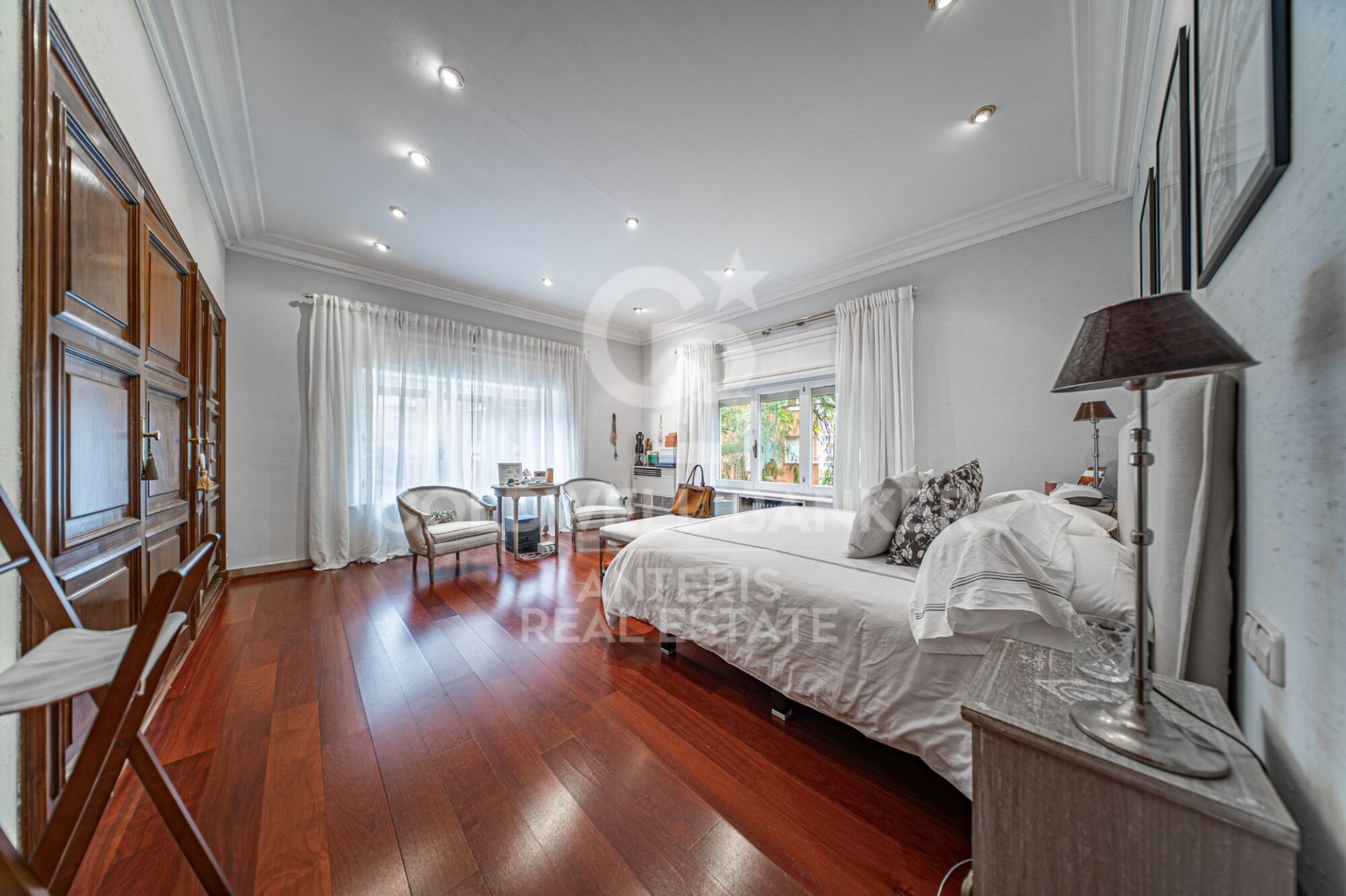 Huoneisto Barcelona, Espanja 7 makuuhuonetta, 450 m2 No. 156820