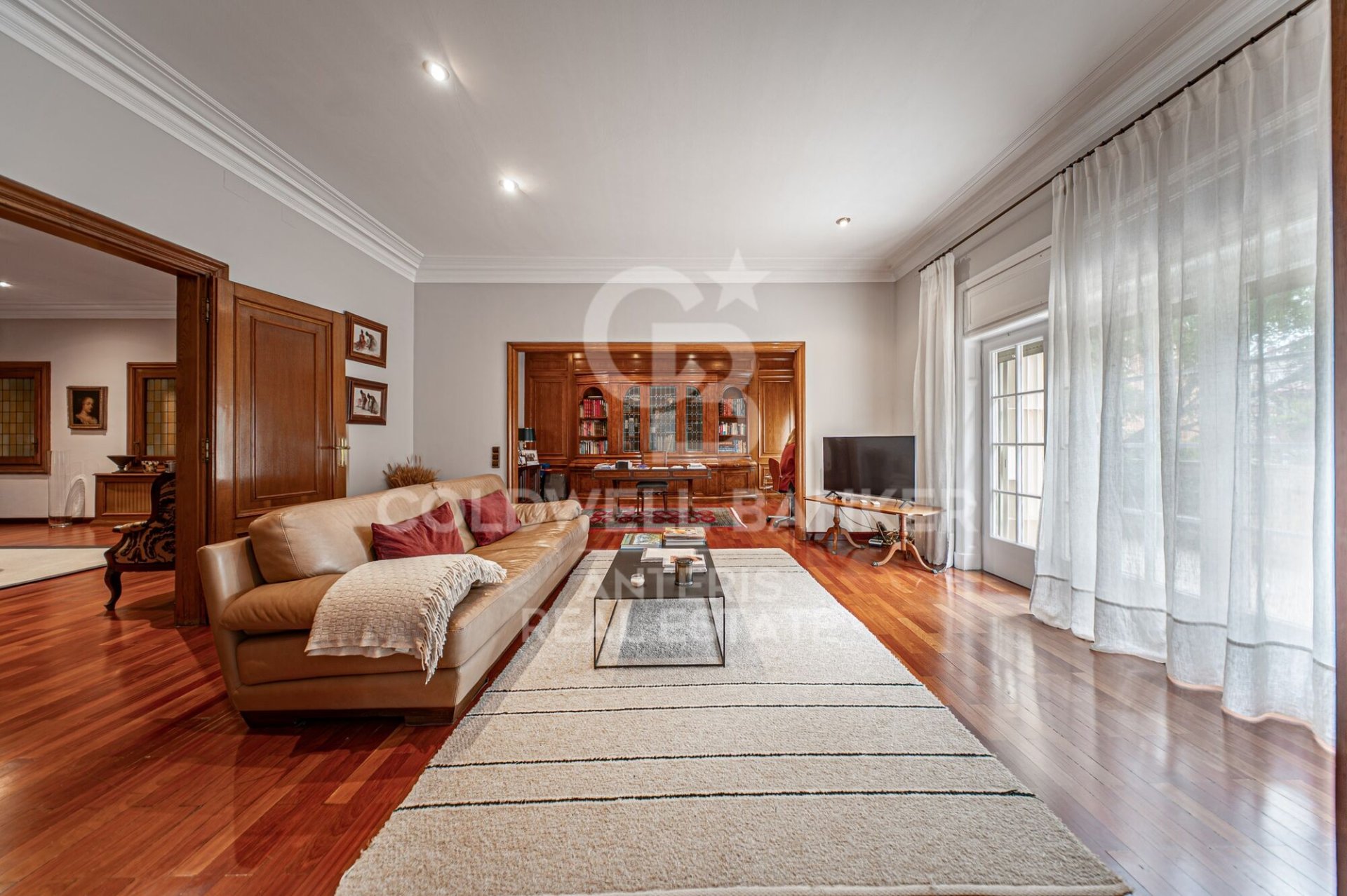Huoneisto Barcelona, Espanja 7 makuuhuonetta, 450 m2 No. 156820