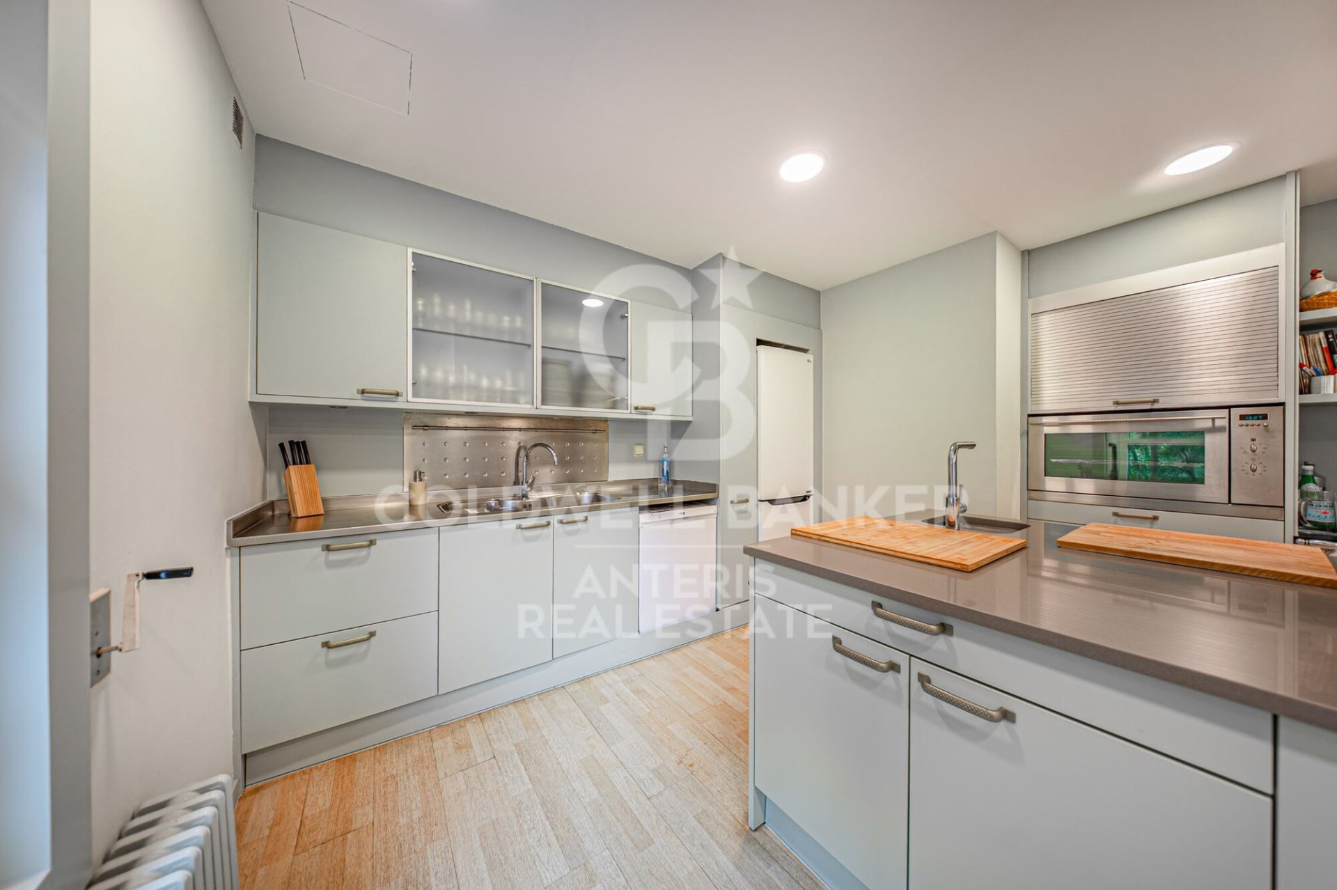 Huoneisto Barcelona, Espanja 7 makuuhuonetta, 450 m2 No. 156820