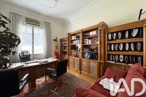 Dzīvoklis Madrid, Spānijā 4 istabas, 124 m2 Nr. 188322