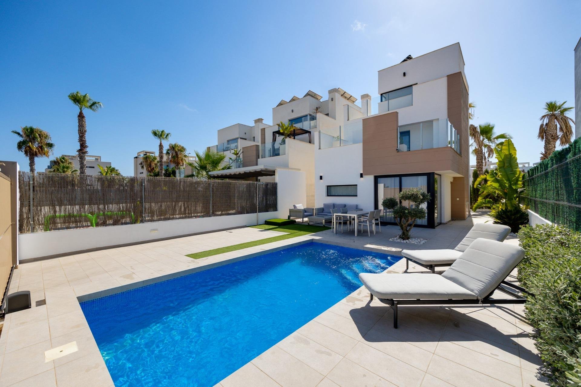 Villa à Guardamar del Segura, Alicante, Espagne 3 chambres, 178 m2 No. 190260