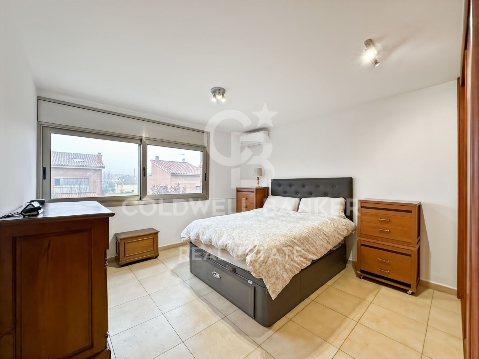 House in Vic, Barcelona, Spain 4 bedrooms, 251 sq.m. No. 157136