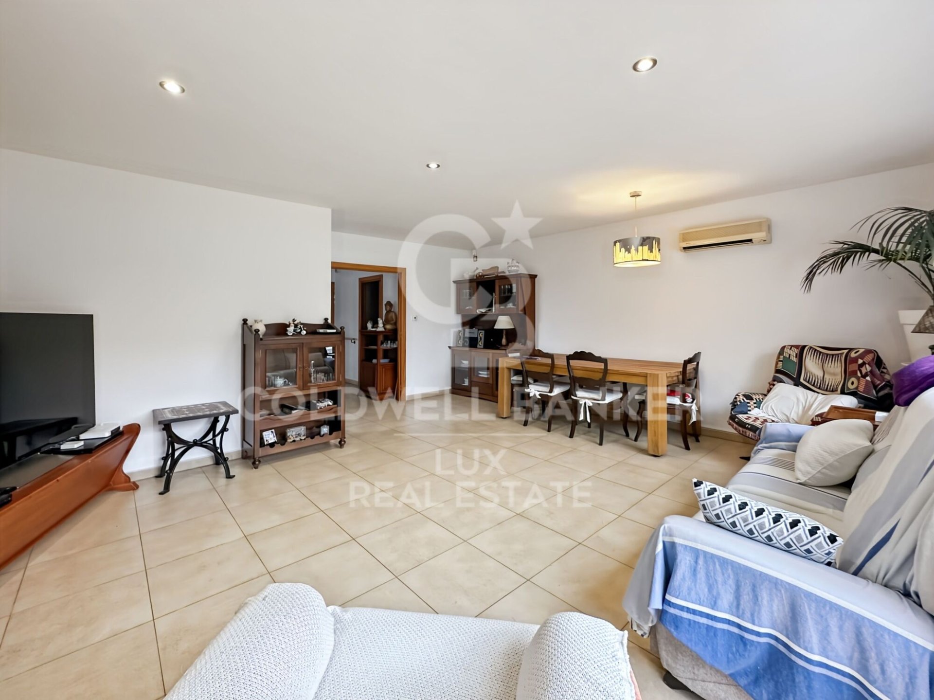 House in Vic, Barcelona, Spain 4 bedrooms, 251 sq.m. No. 157136