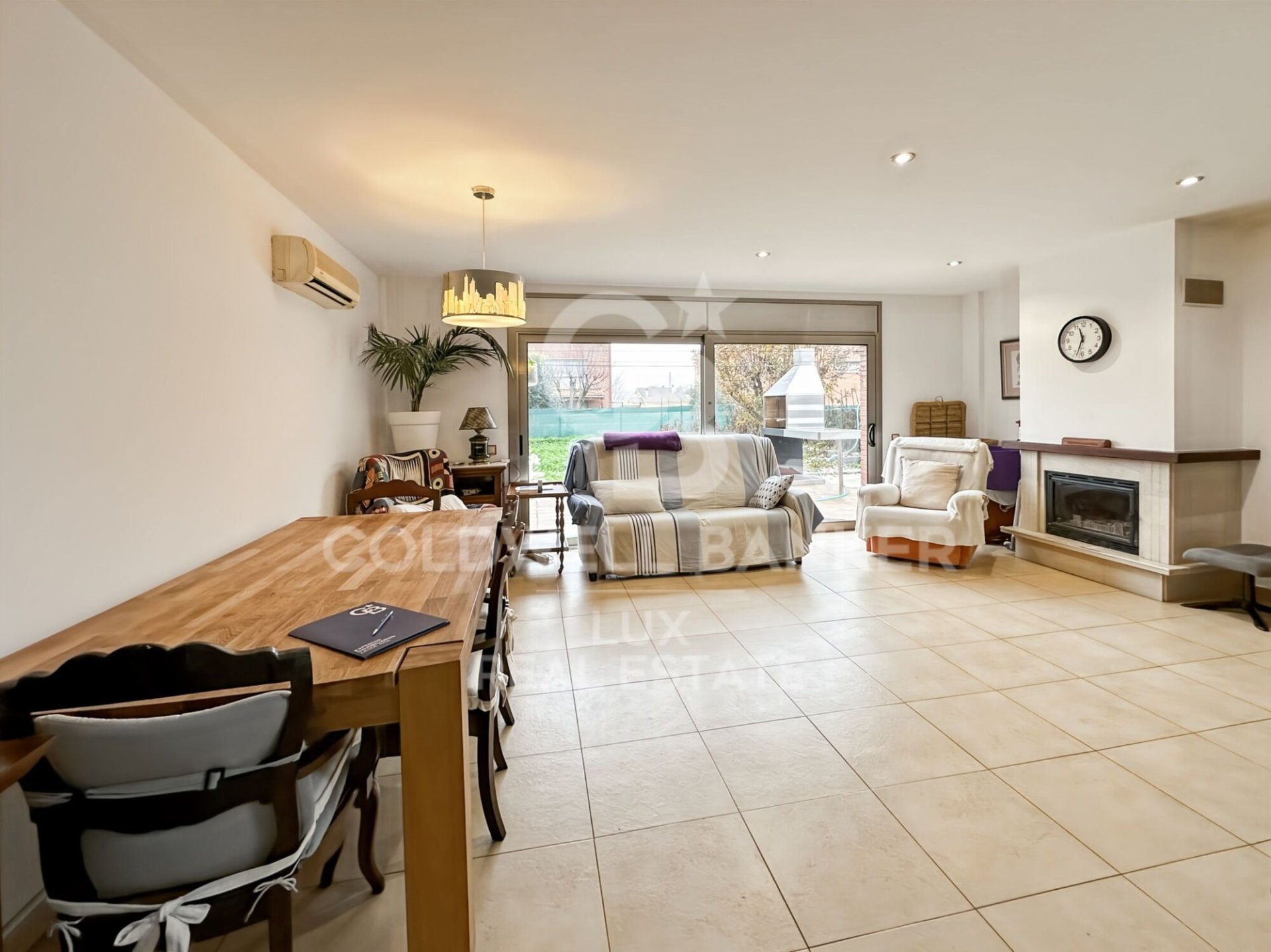 House in Vic, Barcelona, Spain 4 bedrooms, 251 sq.m. No. 157136