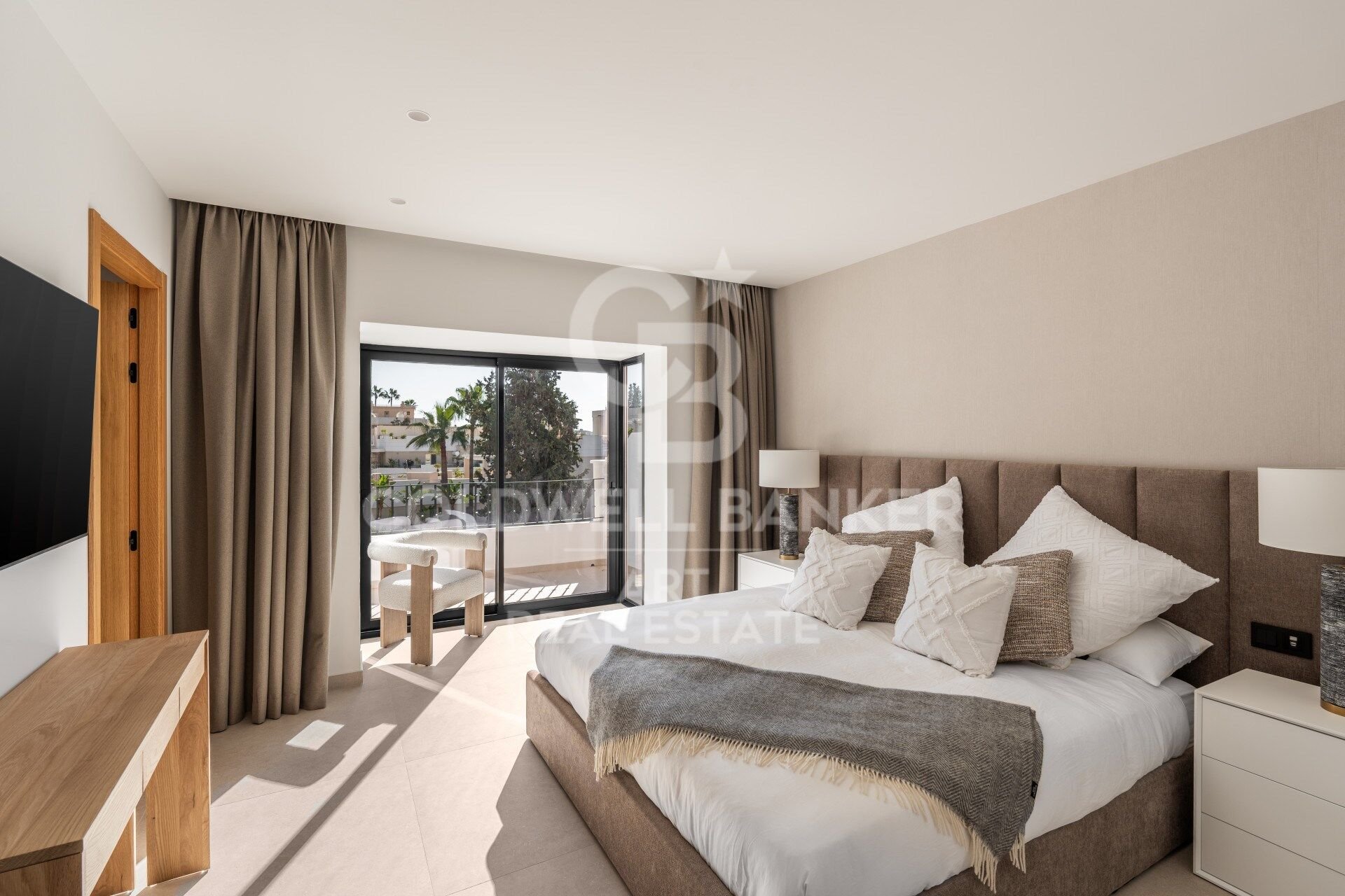 Duplex in Marbella, Malaga, Spain 3 bedrooms, 241 sq.m. No. 157139