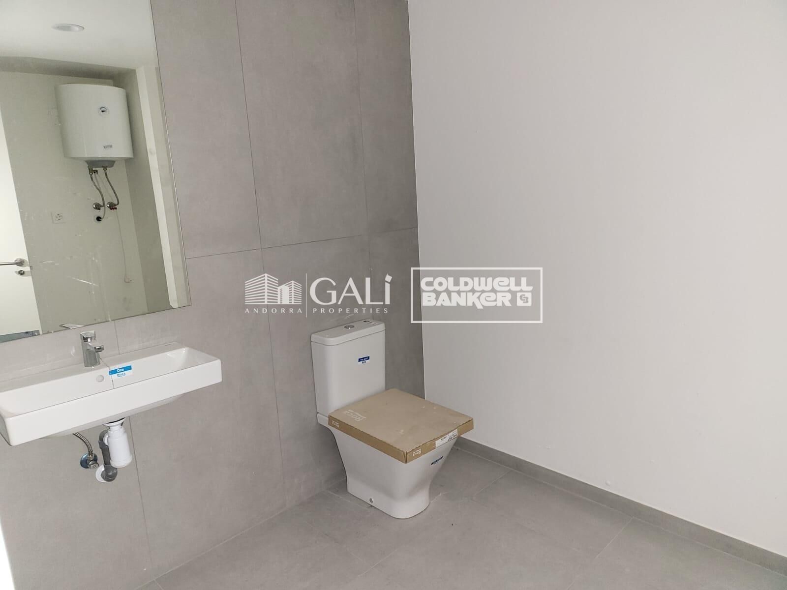 Propiedad comercial en Principado De Andorra (Ninguna Poblacion Tiene C.P.), Lérida, España 458 m2 No. 157138