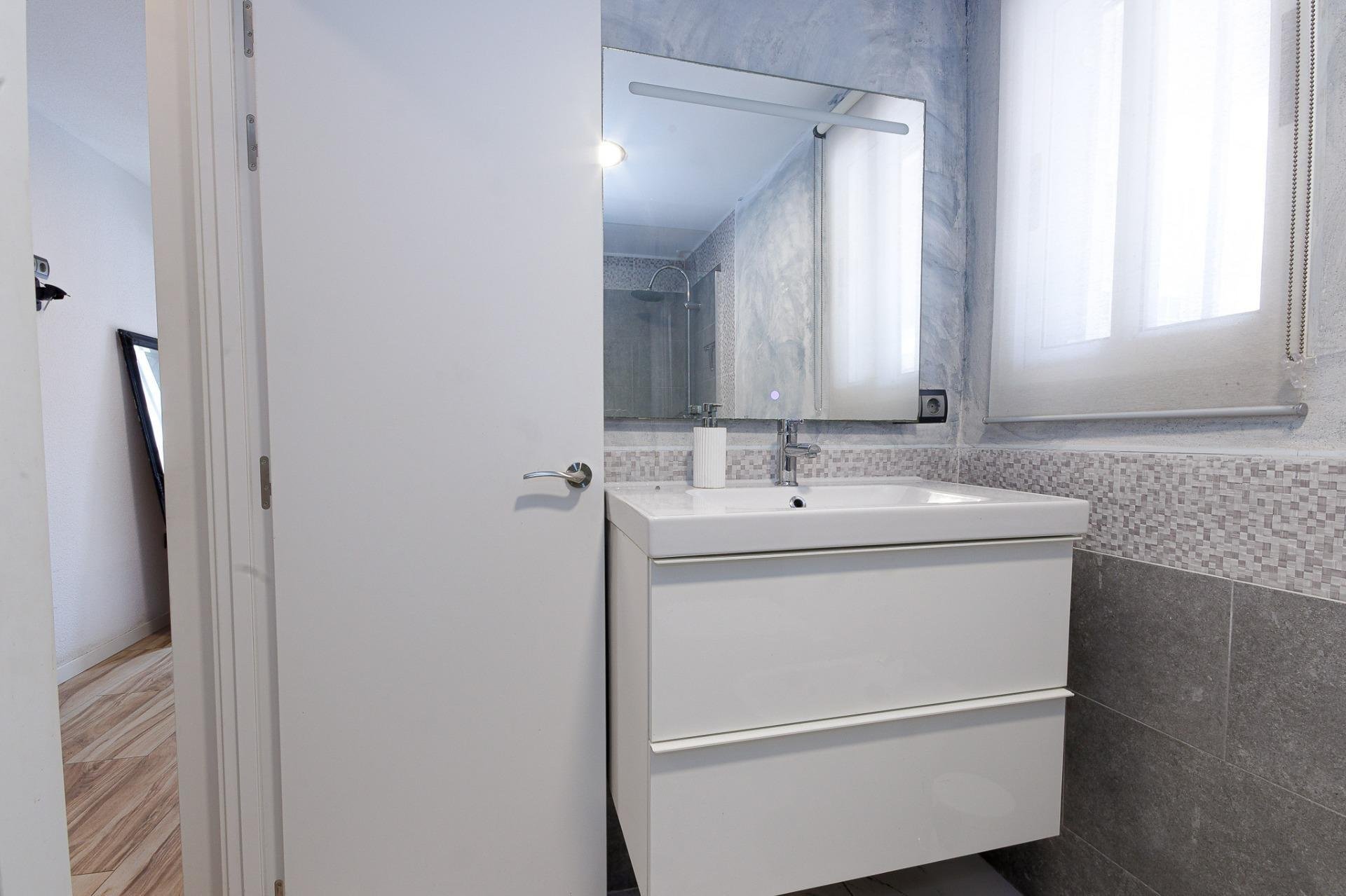 Huoneisto Torrevieja, Alicante, Espanja 1 makuuhuone, 73 m2 No. 173838