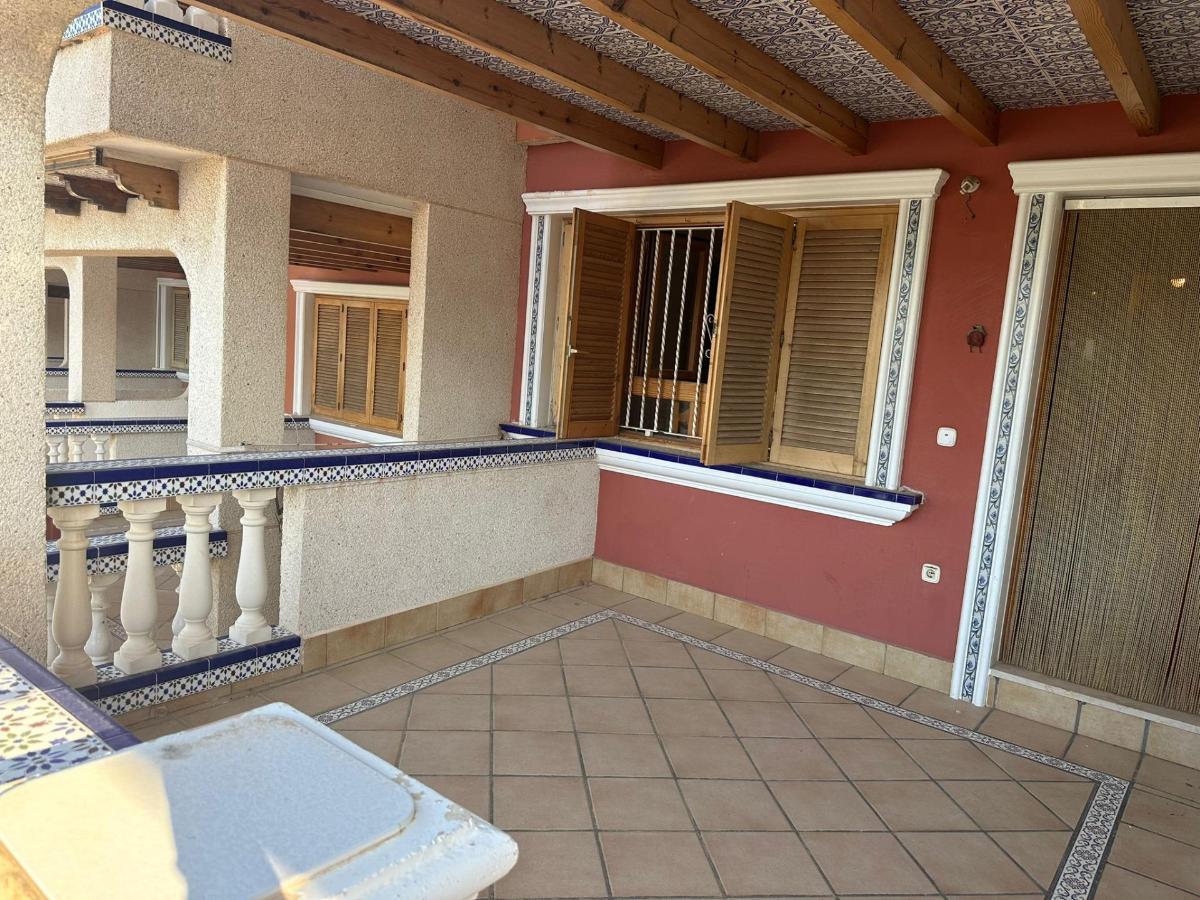 Bungalow en Guardamar del Segura, Alicante, España 4 dormitorios, 105 m2 No. 101081