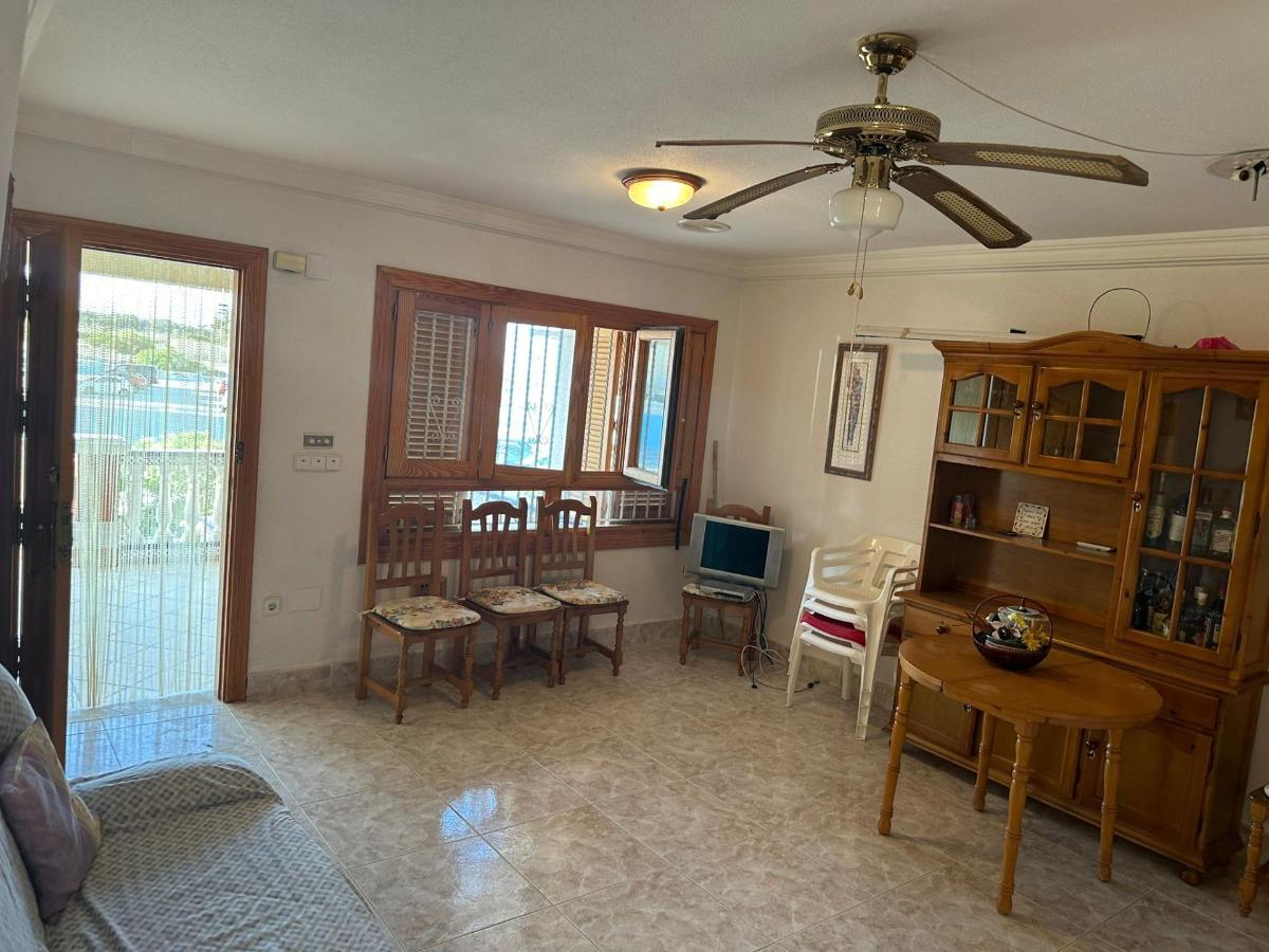 Bungalow en Guardamar del Segura, Alicante, España 4 dormitorios, 105 m2 No. 101081