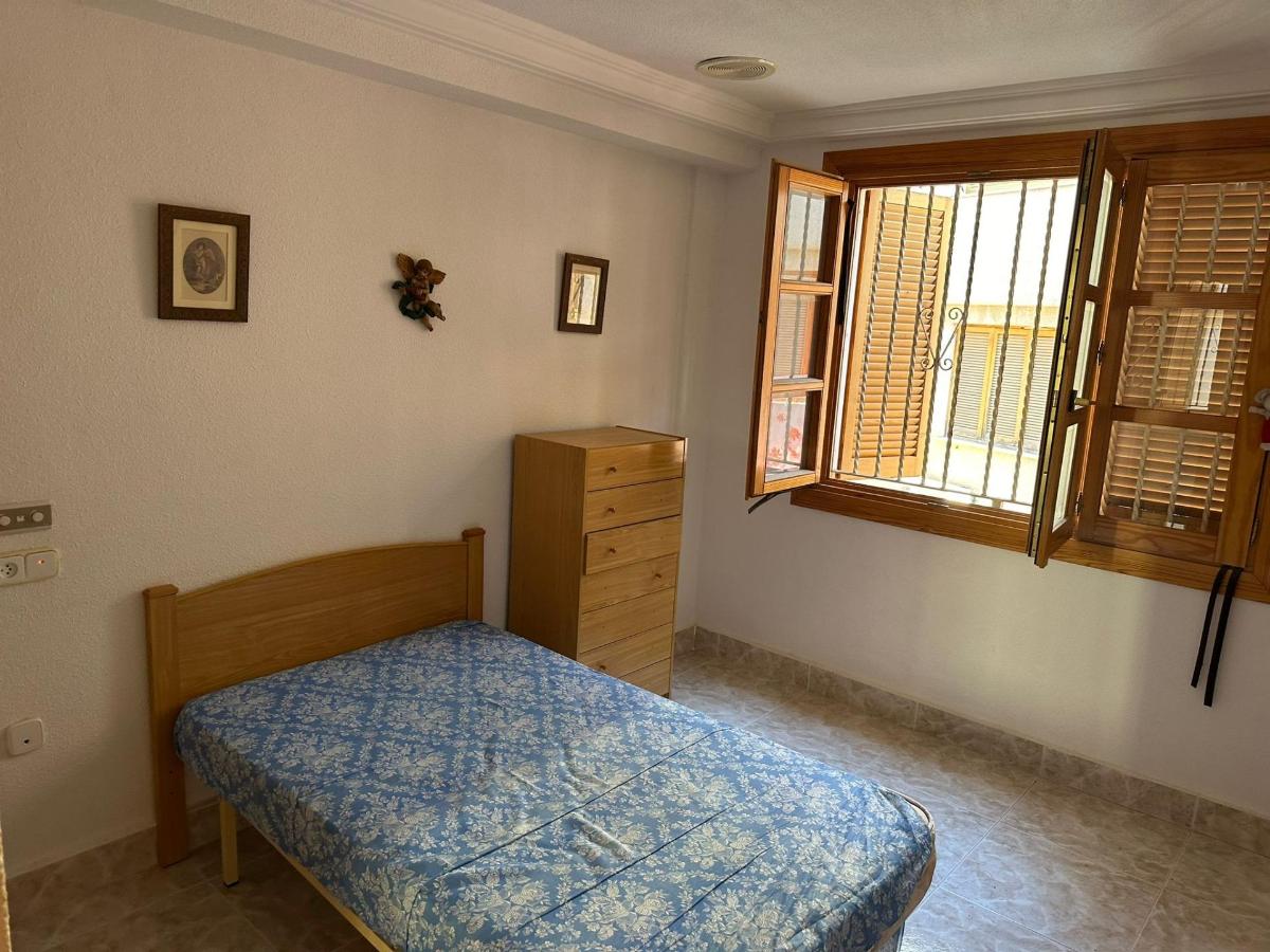 Bungalow en Guardamar del Segura, Alicante, España 4 dormitorios, 105 m2 No. 101081