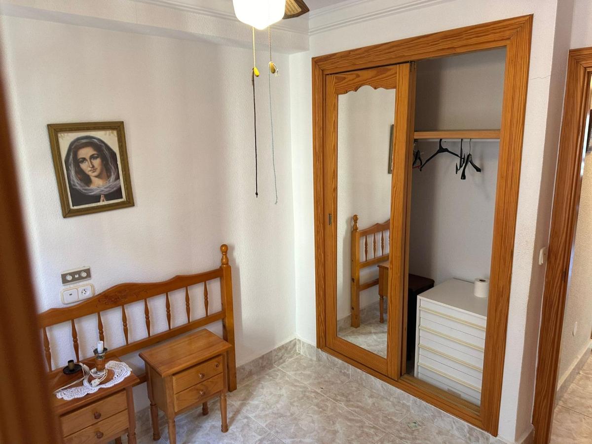 Bungalow en Guardamar del Segura, Alicante, España 4 dormitorios, 105 m2 No. 101081