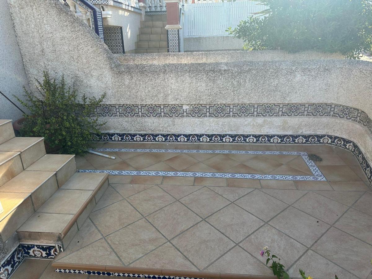 Bungalow en Guardamar del Segura, Alicante, España 4 dormitorios, 105 m2 No. 101081