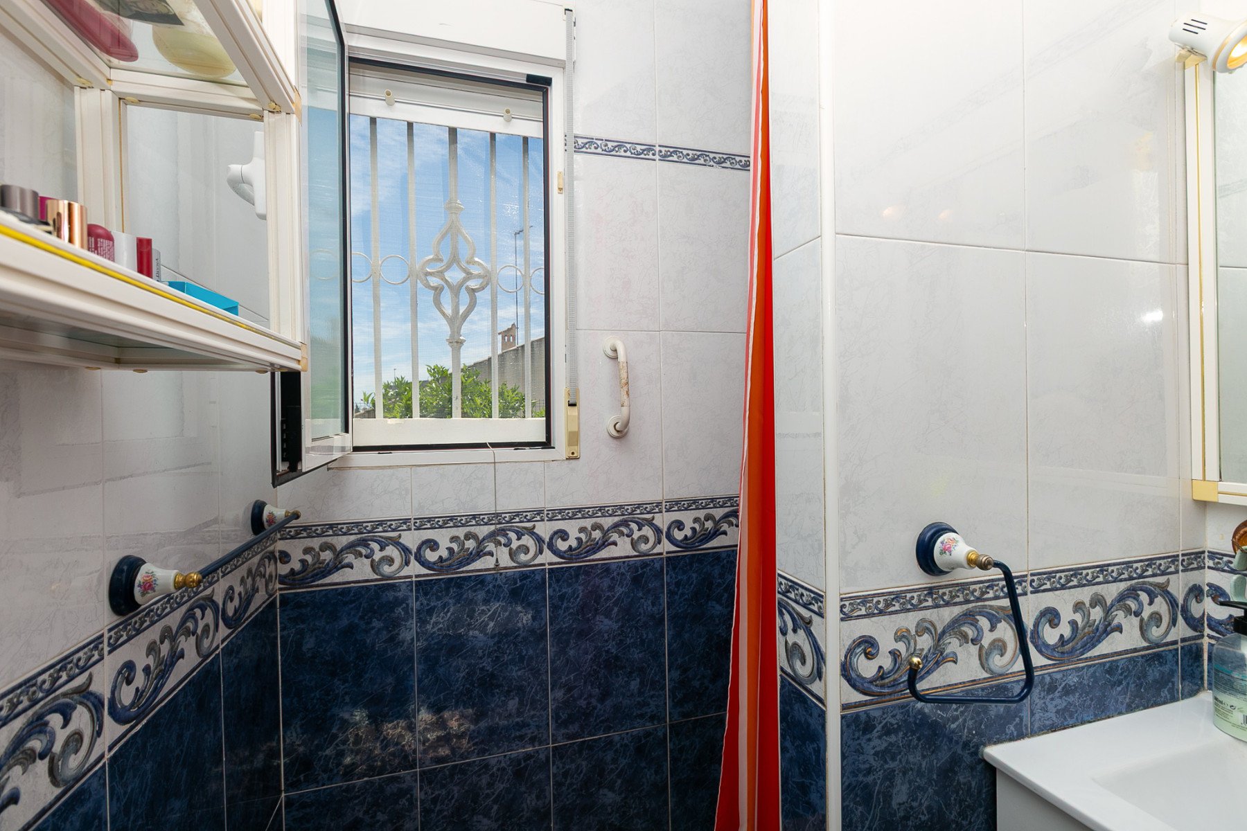Villa à La Zenia, Alicante, Espagne 4 chambres, 158 m2 No. 189538