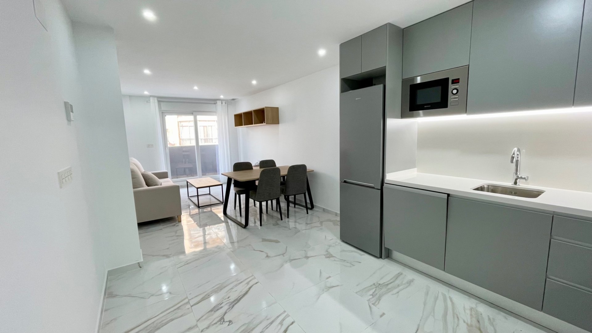 Dzīvoklis Torrevieja, Alicante, Spānijā 2 istabas, 75 m2 Nr. 143660