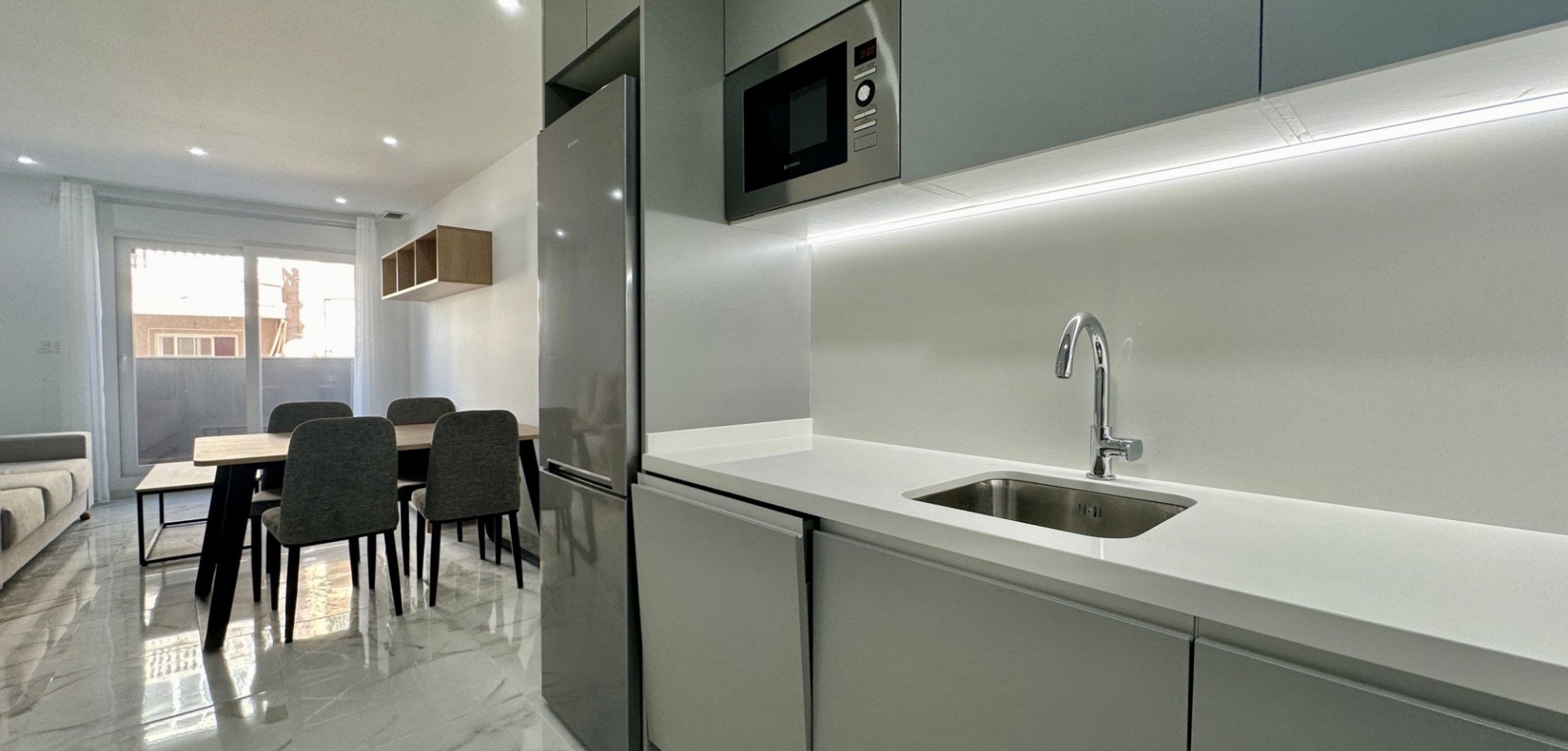 Dzīvoklis Torrevieja, Alicante, Spānijā 2 istabas, 75 m2 Nr. 143661