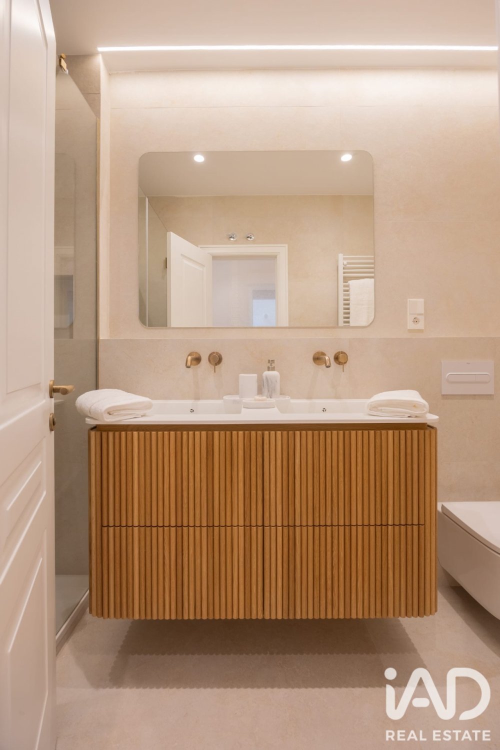 Apartamento en Madrid, España 3 dormitorios, 161 m2 No. 196552