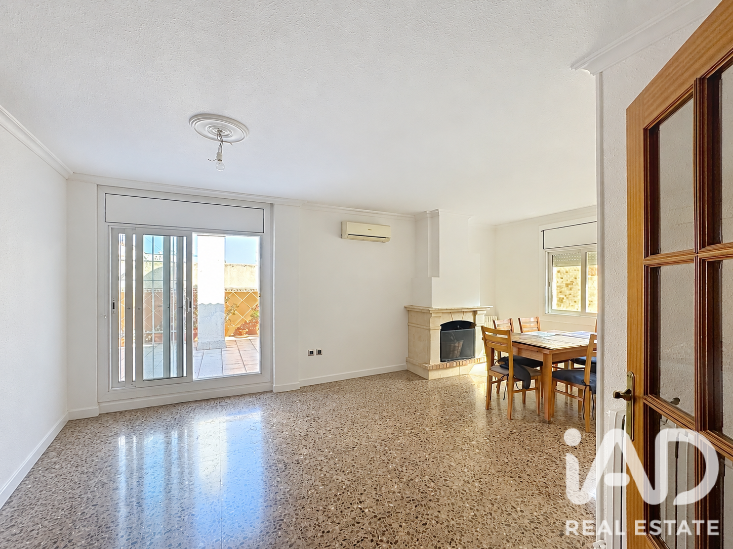 Ático en Vilanova i la Geltrú, Barcelona, España 4 dormitorios, 99 m2 No. 196547