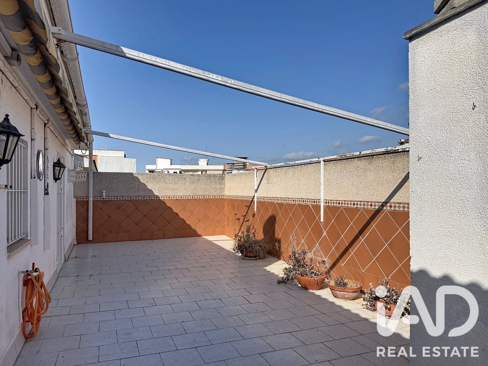 Ático en Vilanova i la Geltrú, Barcelona, España 4 dormitorios, 99 m2 No. 196547