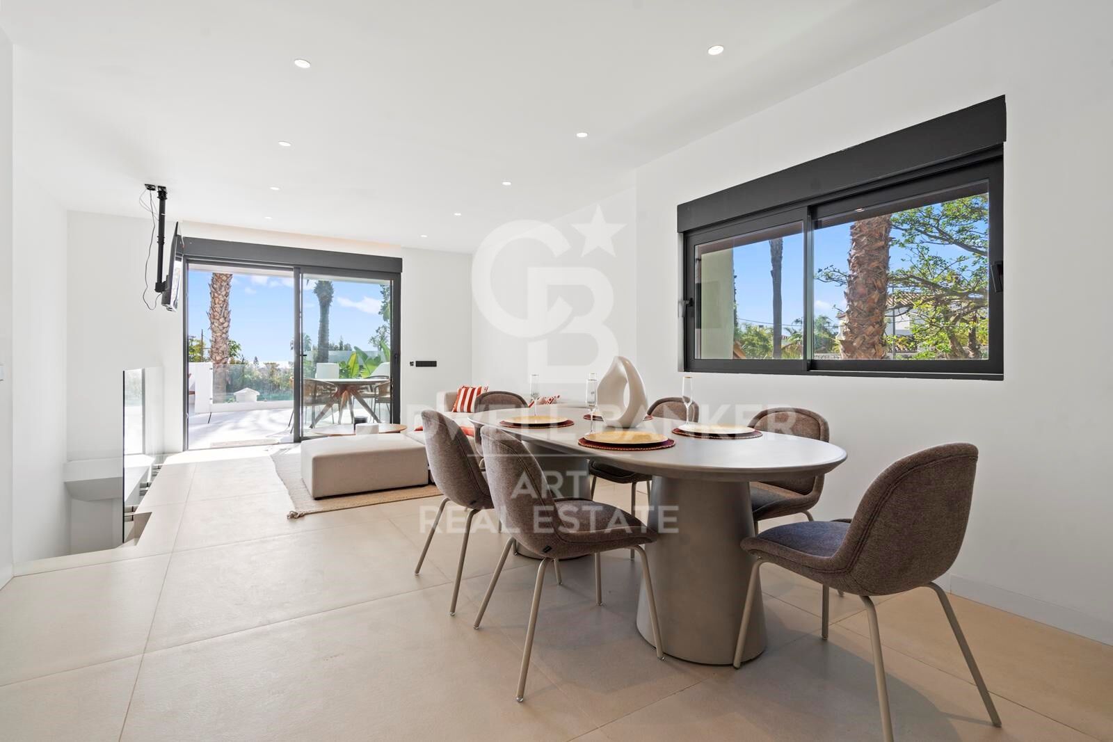 Hus i Estepona, Malaga, Spanien 4 sovrum, 306 kvm. Nr. 159264
