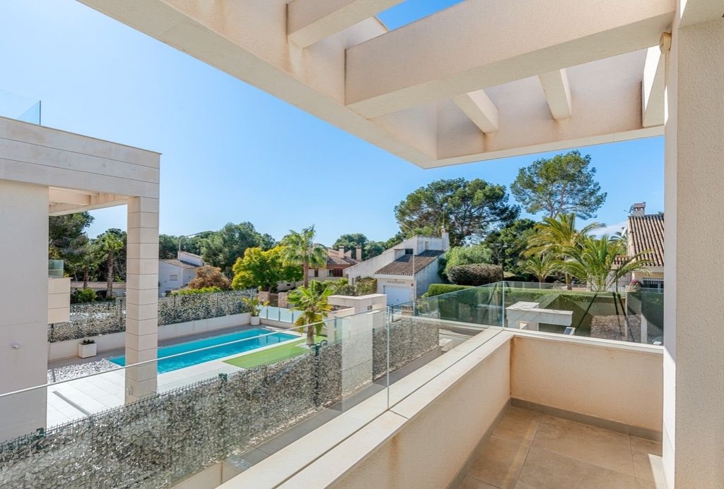 Villa in Alicante, Spain 6 bedrooms, 197 sq.m. No. 145300