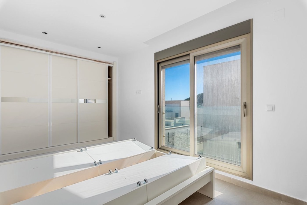Villa in Alicante, Spain 6 bedrooms, 197 sq.m. No. 145300