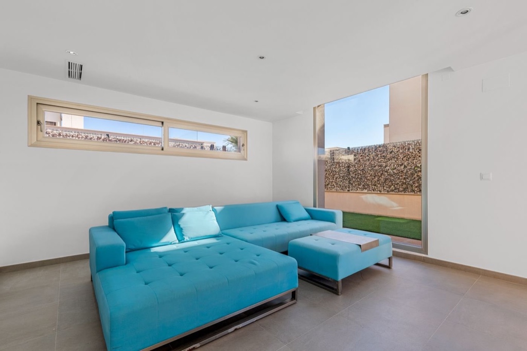 Villa in Alicante, Spain 6 bedrooms, 197 sq.m. No. 145300