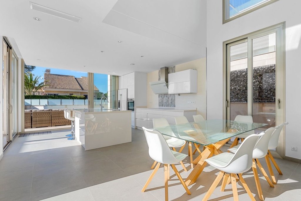 Villa in Alicante, Spain 6 bedrooms, 197 sq.m. No. 145300