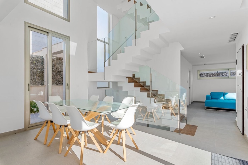 Villa in Alicante, Spain 6 bedrooms, 197 sq.m. No. 145300