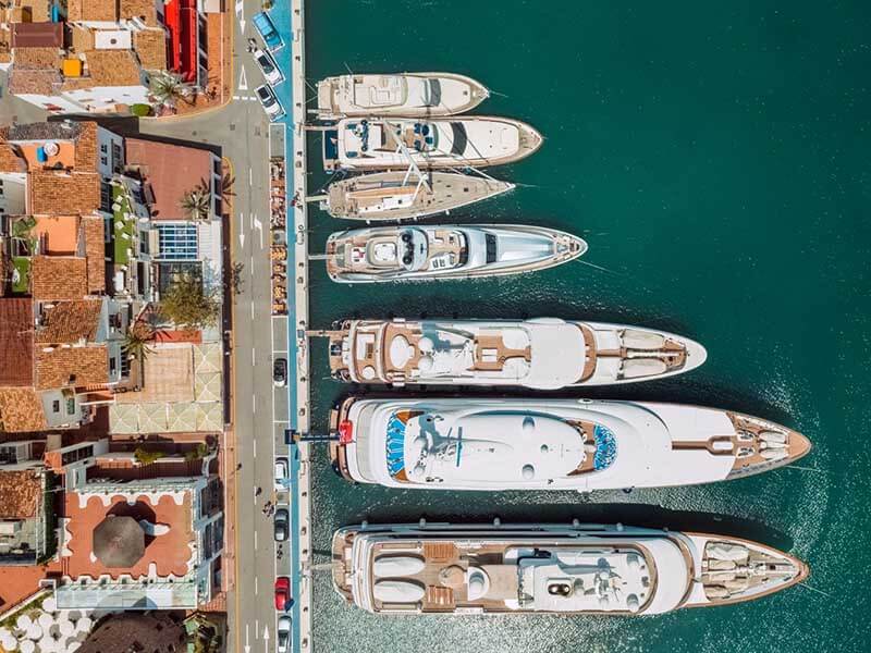Prepare your sleigh for the summer: Why and where it's advantageous to spend the winter in Spain