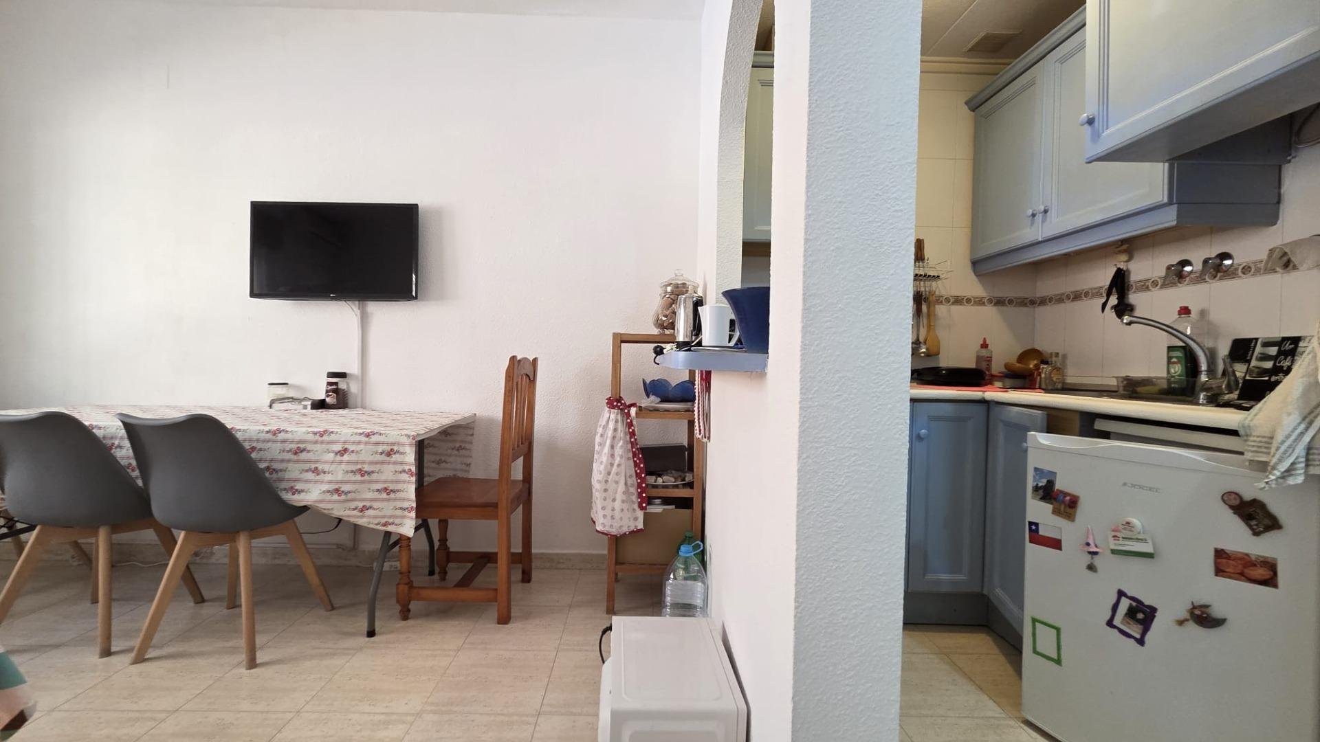 Huoneisto Torrevieja, Alicante, Espanja 39 m2 No. 194944
