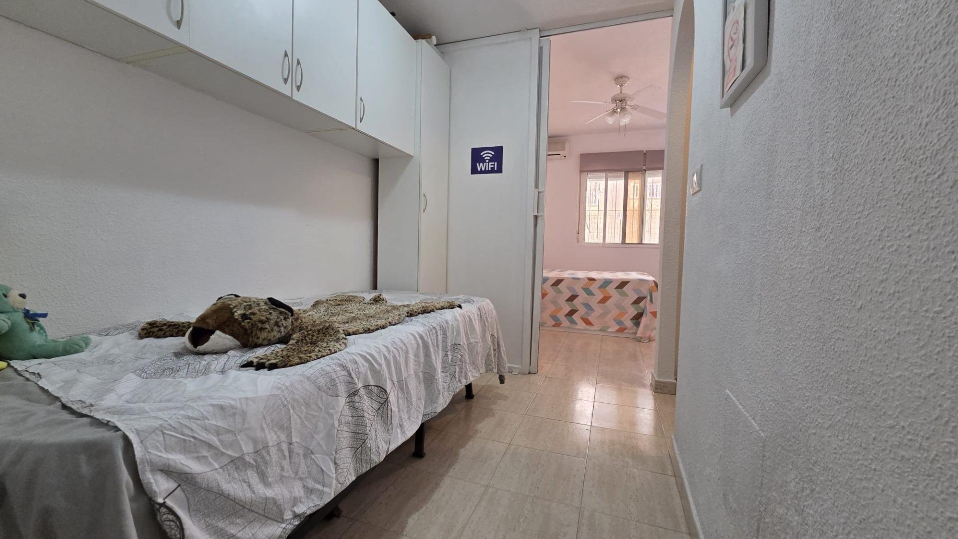 Huoneisto Torrevieja, Alicante, Espanja 39 m2 No. 194944