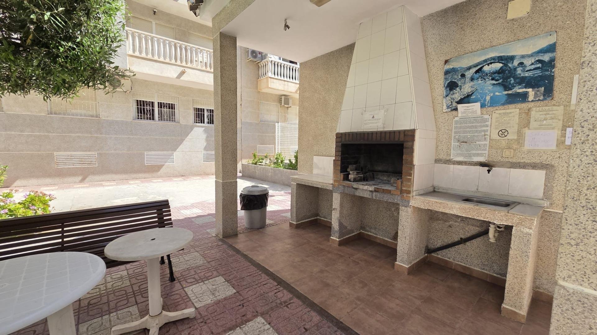 Huoneisto Torrevieja, Alicante, Espanja 39 m2 No. 194944