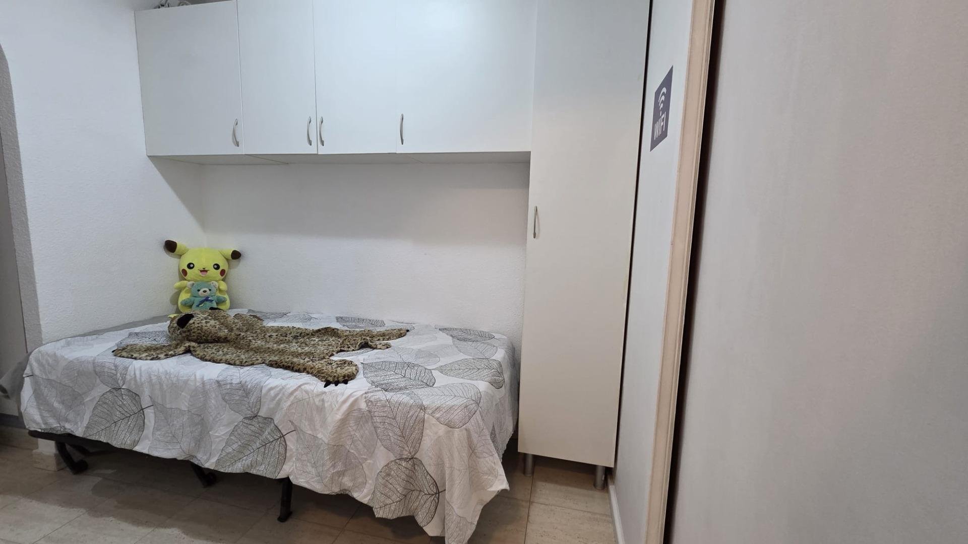 Huoneisto Torrevieja, Alicante, Espanja 39 m2 No. 194944