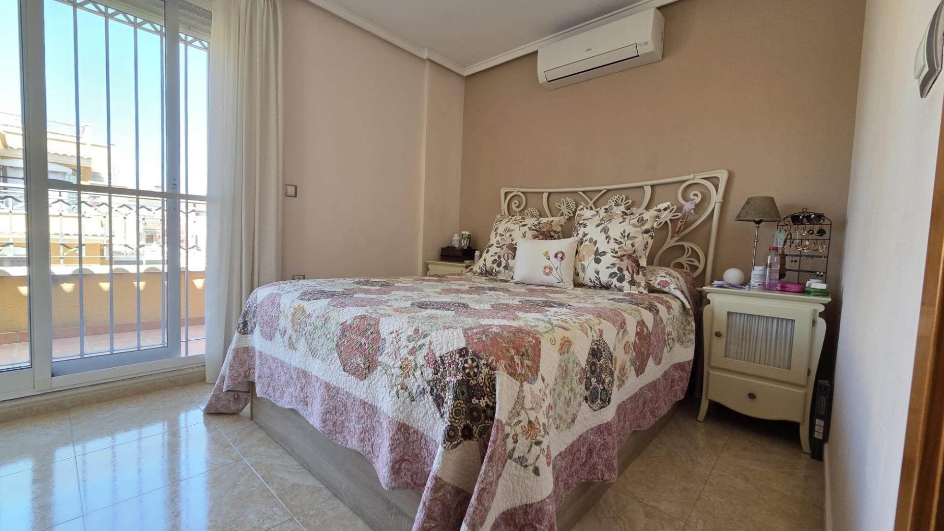 House in Torrevieja, Alicante, Spain 3 bedrooms, 120 sq.m. No. 194945