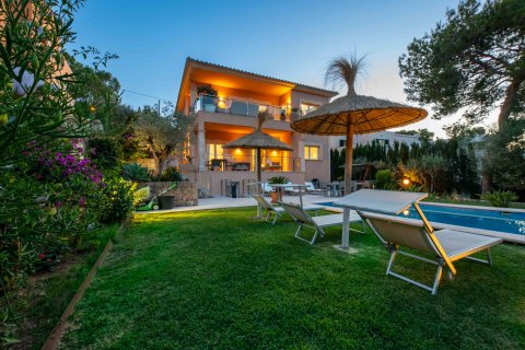 Villa i Port Adriano, Mallorca, Spanien 5 sovrum, 250 kvm. Nr. 112048