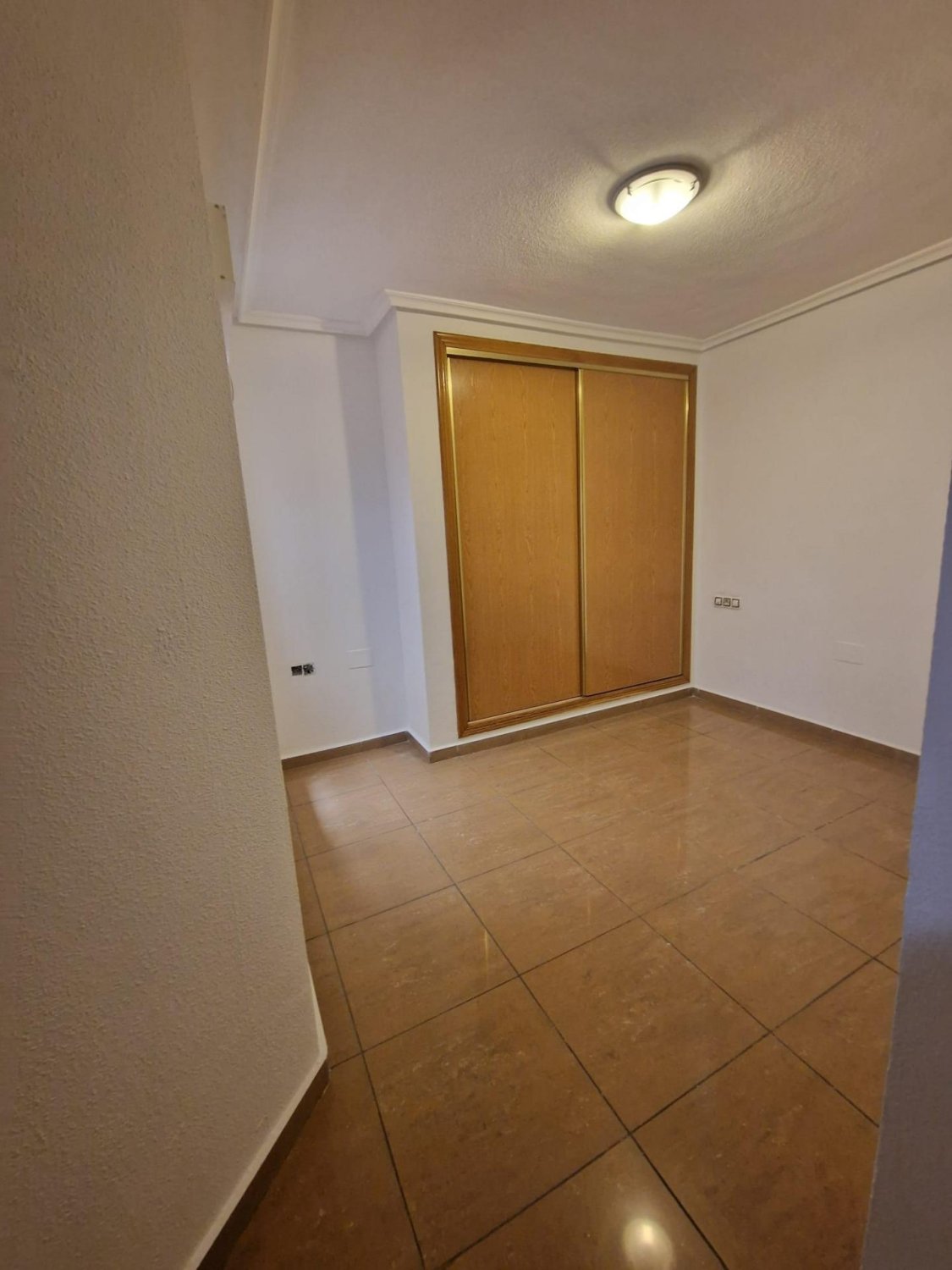 Apartamento en Torrevieja, Alicante, España 2 dormitorios, 70 m2 No. 182864