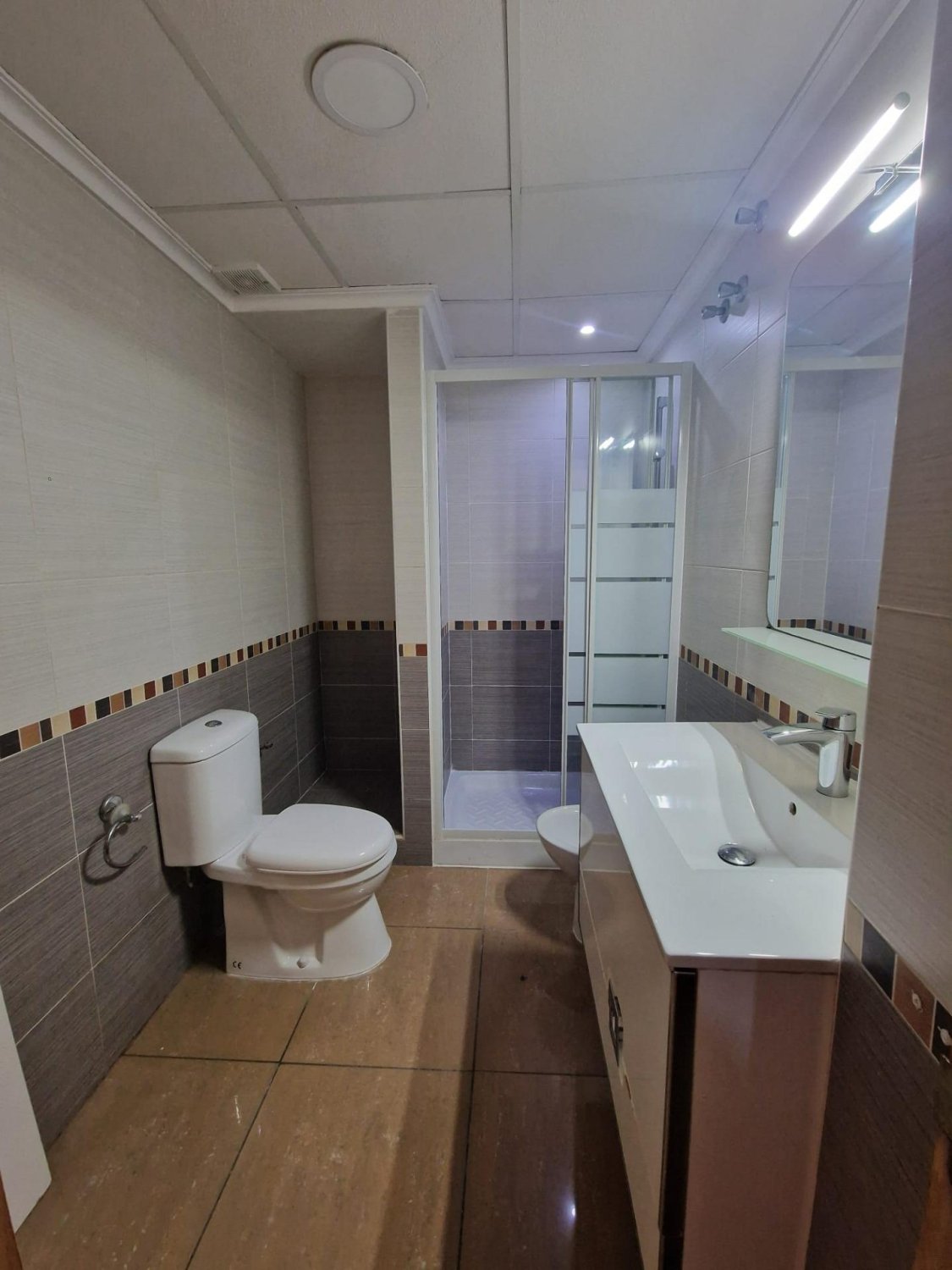 Apartamento en Torrevieja, Alicante, España 2 dormitorios, 70 m2 No. 182864
